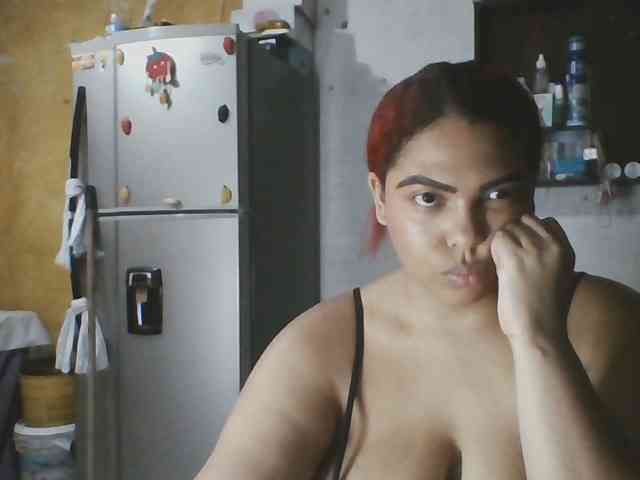Marce2 bongacams live cam model