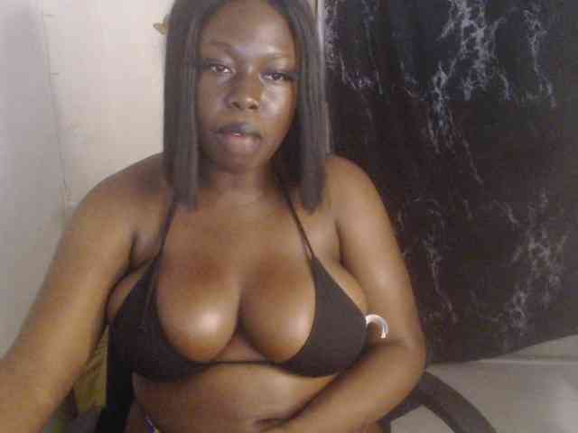 Eboni-hotboobs bongacams live cam model