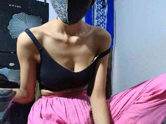 Yeasty1men bongacams live cam model