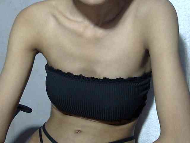 Yeasty1men bongacams live cam model