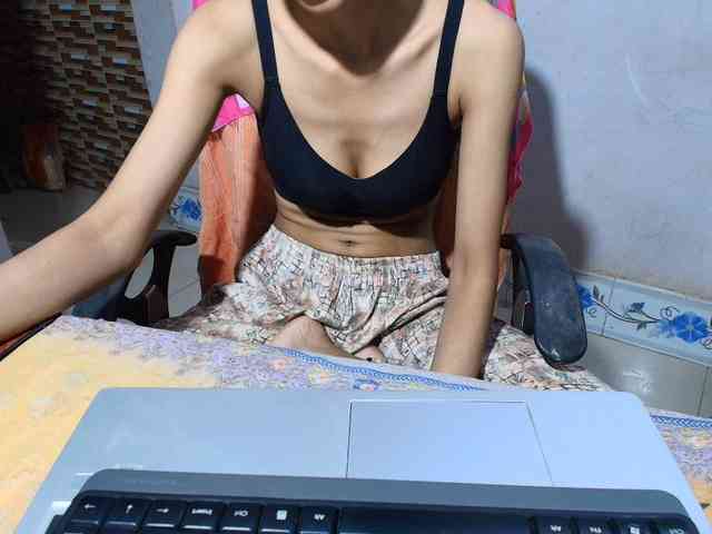 Yeasty1men bongacams live cam model