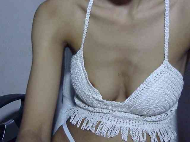Yeasty1men bongacams live cam model