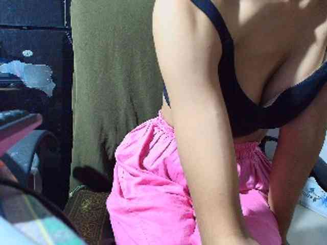 Yeasty1men bongacams live cam model