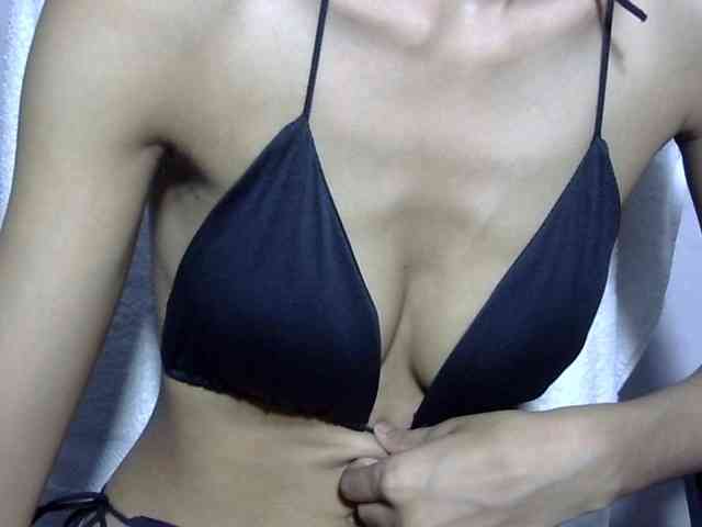 Yeasty1men bongacams live cam model