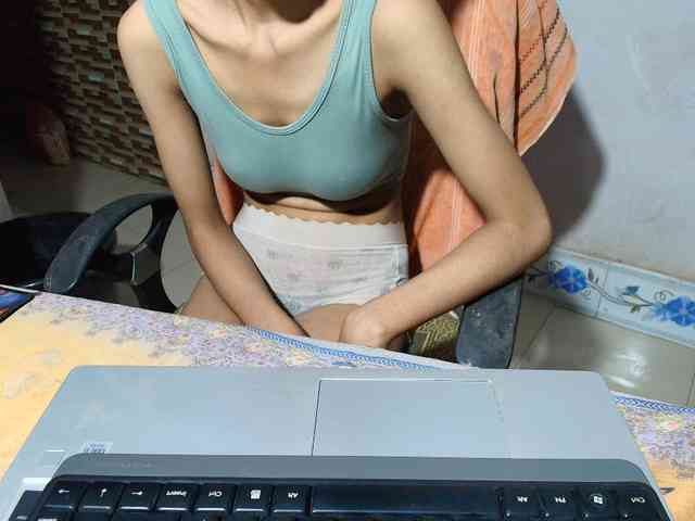 Yeasty1men bongacams live cam model