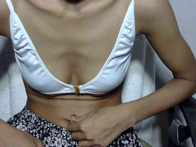 Yeasty1men bongacams live cam model