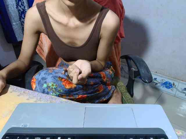 Yeasty1men bongacams live cam model