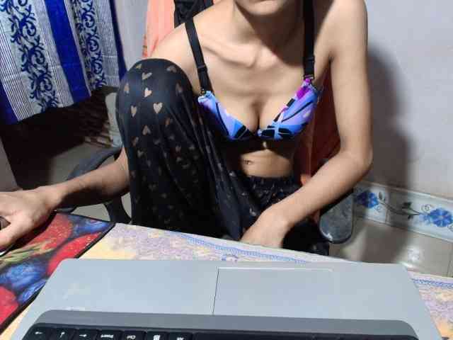 Yeasty1men bongacams live cam model