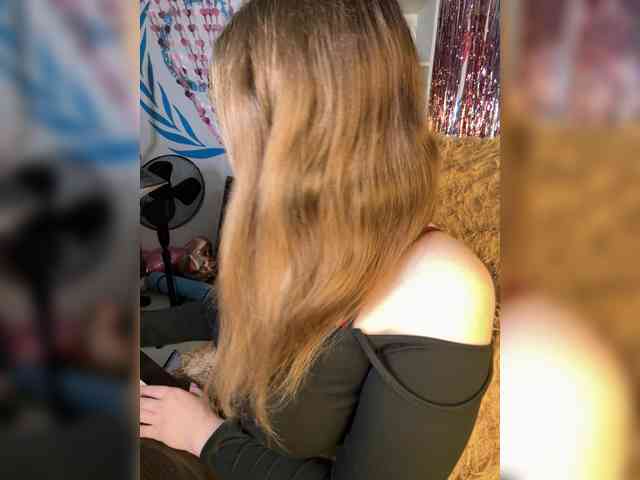 FioraMarmoris bongacams live cam model