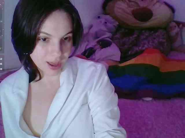 LillyShy bongacams live cam model