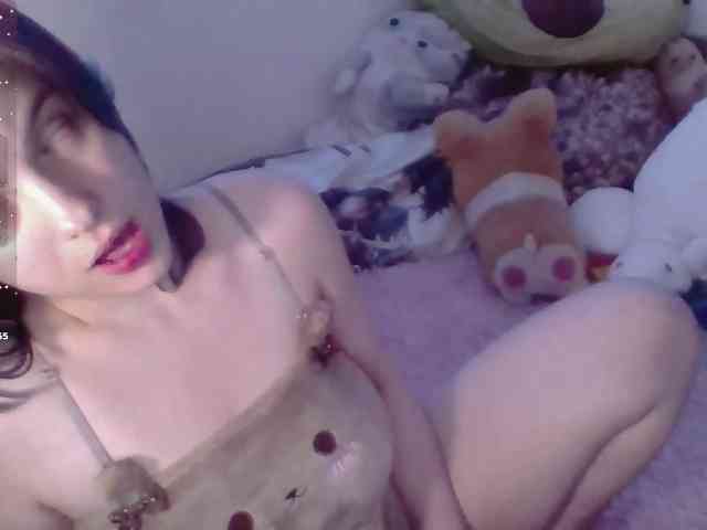 LillyShy bongacams live cam model