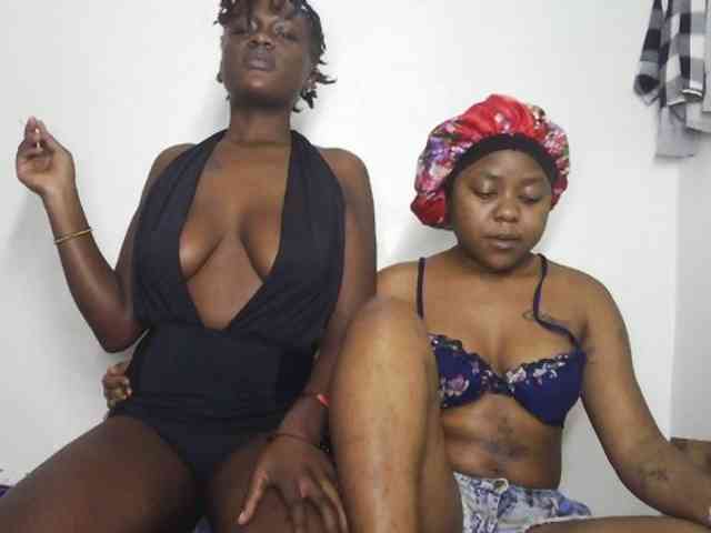 Kissie2 bongacams live cam model