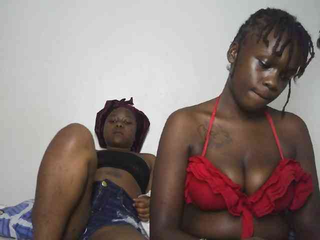 Kissie2 bongacams live cam model