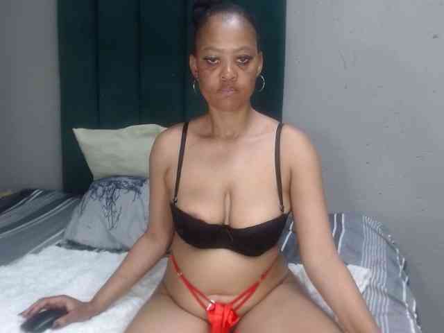 LeeBaby36 bongacams live cam model