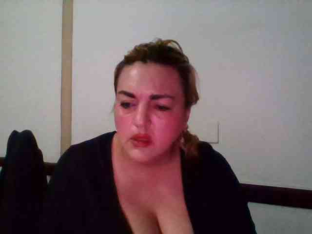 Maria-Juana bongacams live cam model