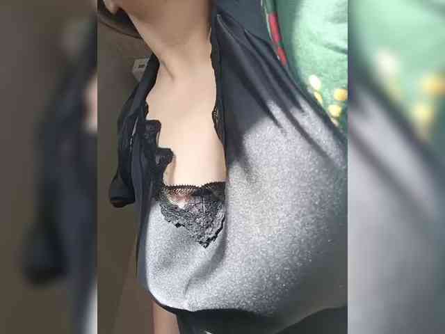 Nolifirsta bongacams live cam model