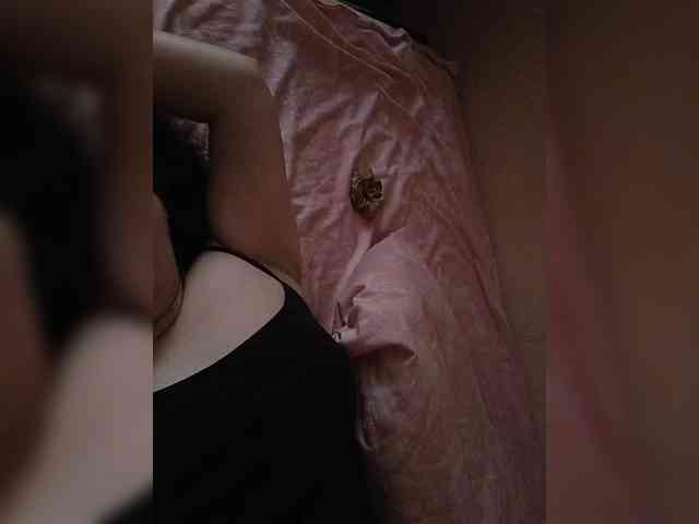 Nolifirsta bongacams live cam model
