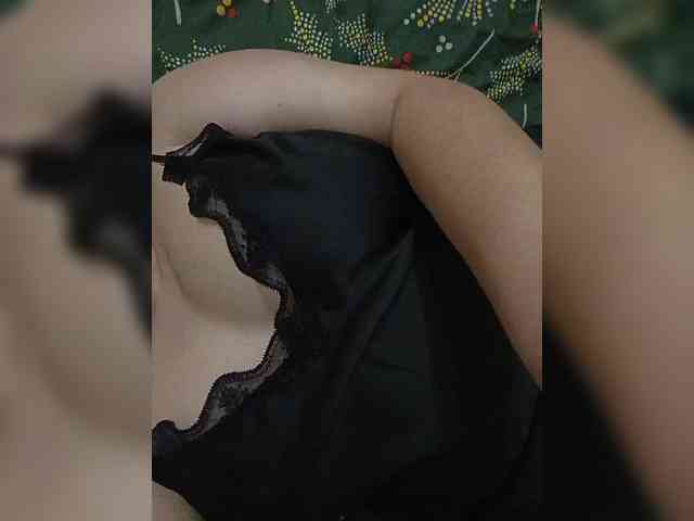 Nolifirsta bongacams live cam model