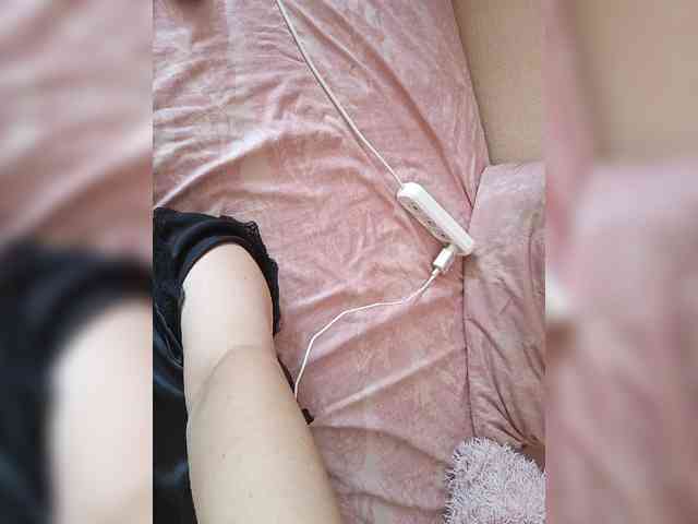 Nolifirsta bongacams live cam model