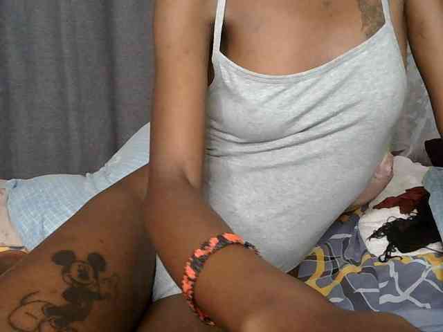 Gianna bongacams live cam model