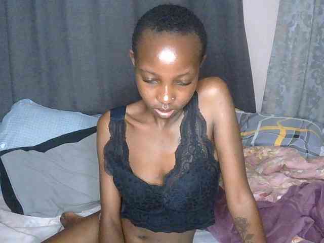 Gianna bongacams live cam model