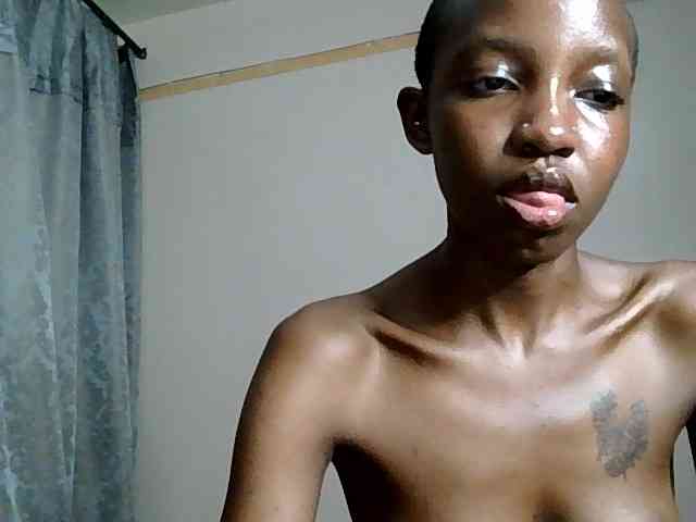 Gianna bongacams live cam model