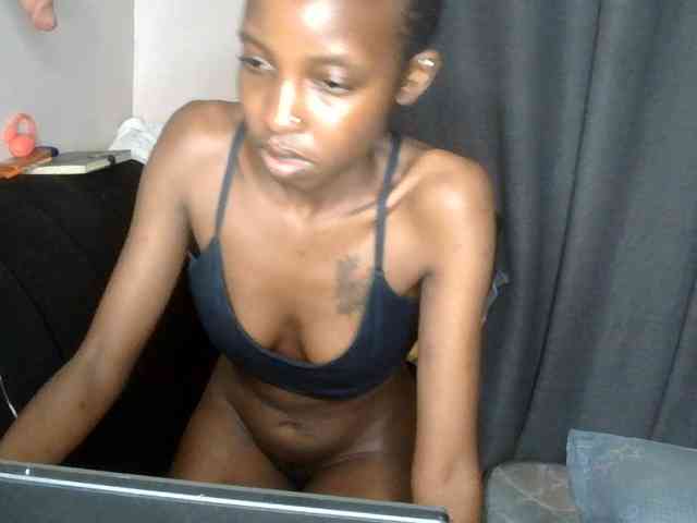 Gianna bongacams live cam model