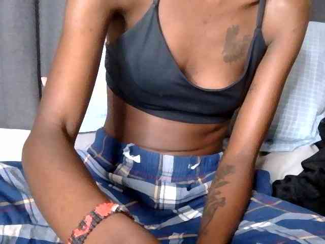 Gianna bongacams live cam model