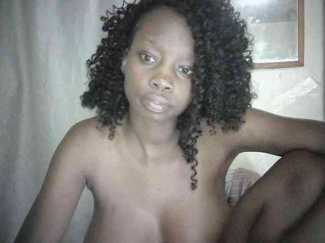 Prettygurl4 bongacams live cam model
