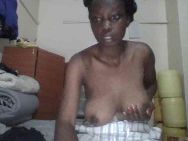 Prettygurl4 bongacams live cam model