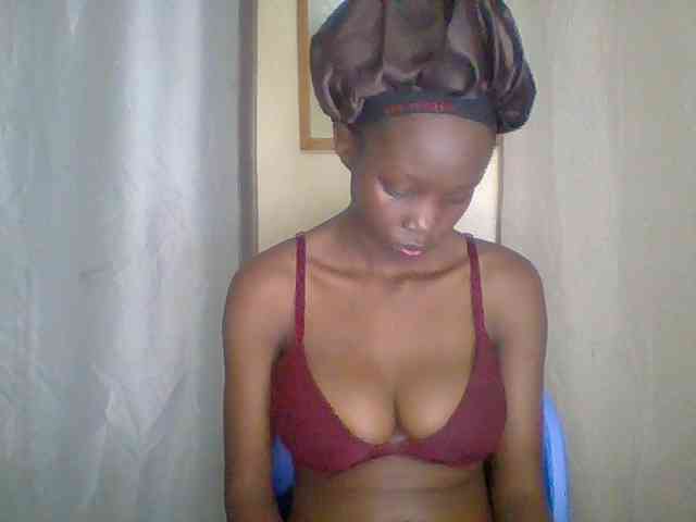 Prettygurl4 bongacams live cam model