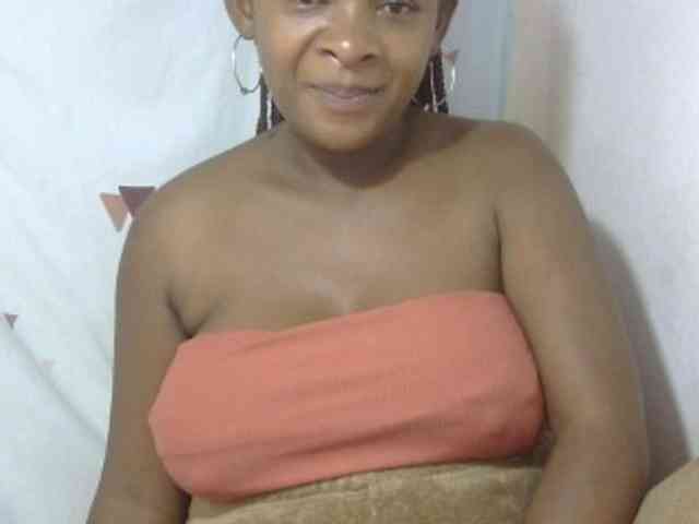Love-Sexya bongacams live cam model