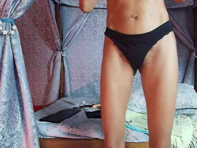 Entine bongacams live cam model
