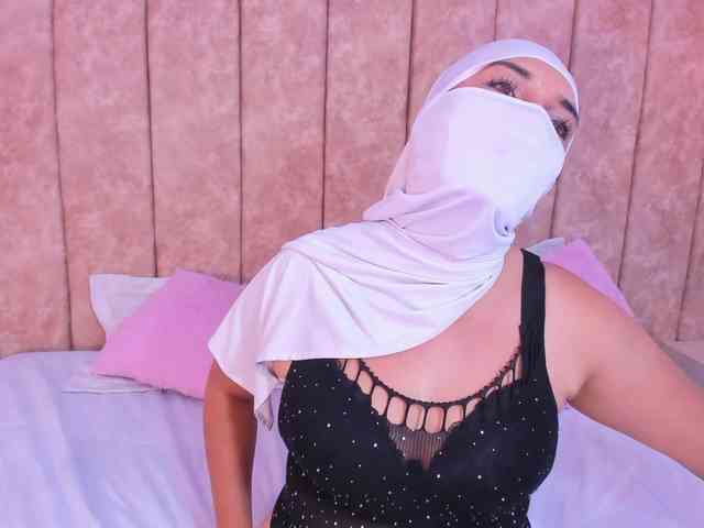 alyshhaa bongacams live cam model