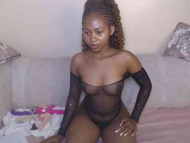 BadLilDoll bongacams live cam model