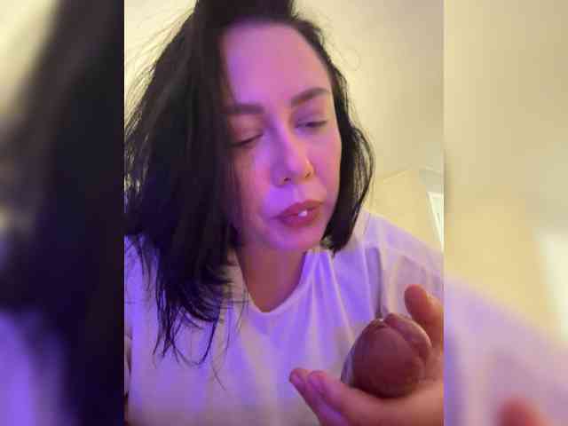 DoubleCumm bongacams live cam model