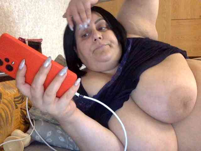 ChristianNetta bongacams live cam model