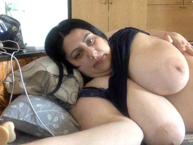 ChristianNetta bongacams live cam model