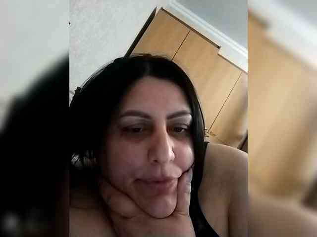 ChristianNetta bongacams live cam model