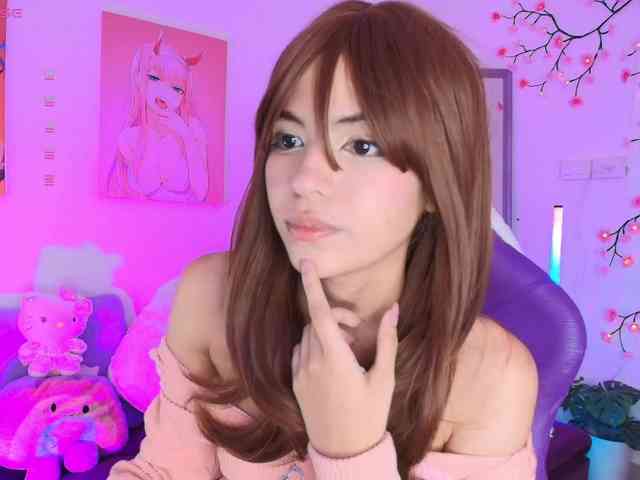 Swannamy bongacams live cam model