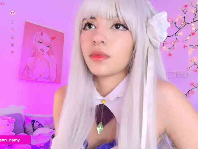 Swannamy bongacams live cam model