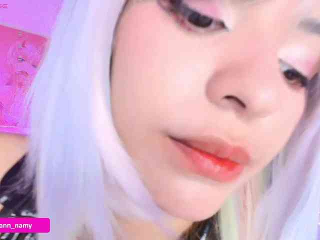 Swannamy bongacams live cam model