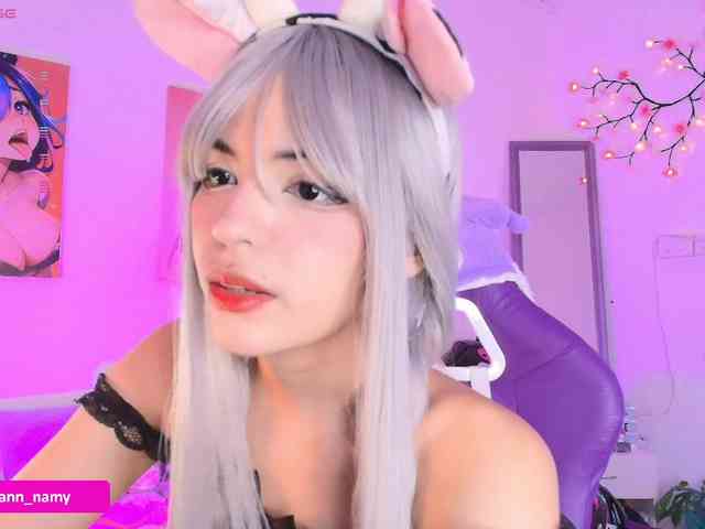 Swannamy bongacams live cam model