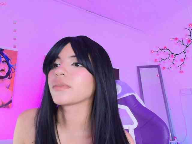 Swannamy bongacams live cam model