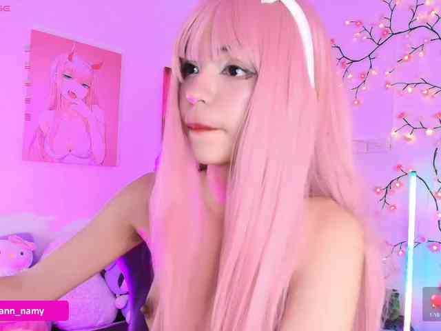 Swannamy bongacams live cam model