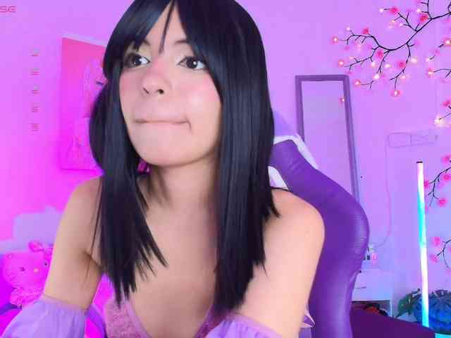 Swannamy bongacams live cam model