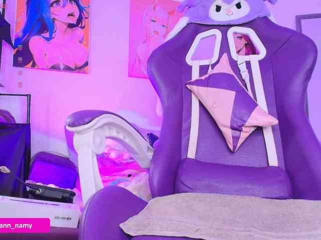 Swannamy bongacams live cam model