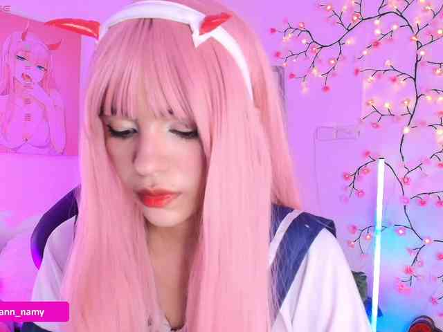 Swannamy bongacams live cam model