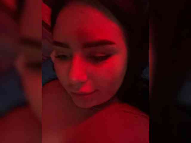 bigASSmodel bongacams live cam model