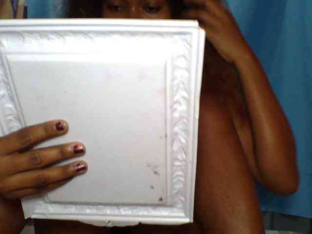 Tania6668 bongacams live cam model